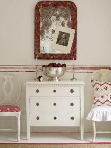Gustavian style chest of drawers